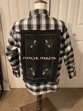 Marilyn Manson Upcycled Back Graphic T-Shirt on Men’s Large Flannel